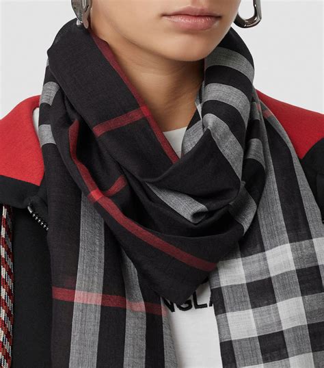 burberry sjaaltje|burberry check wool scarf.